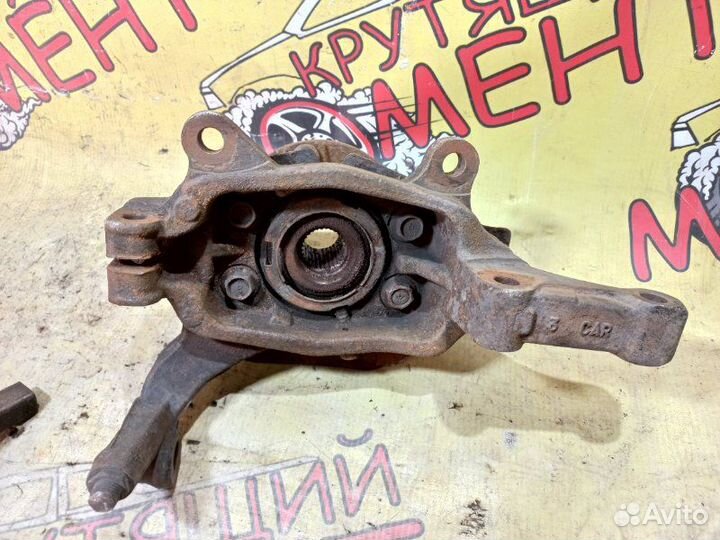 Кулак поворотный передний правый Nissan Teana J31