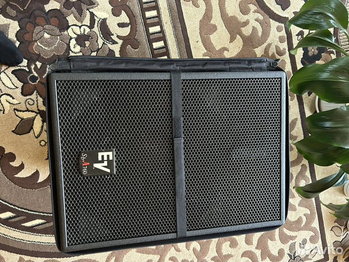 Активный сабвуфер Electro Voice SbA760