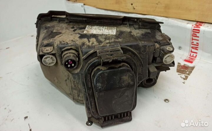 Фара передняя правая Audi a4 b5