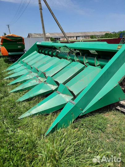 Жатка кукурузная кмс 8