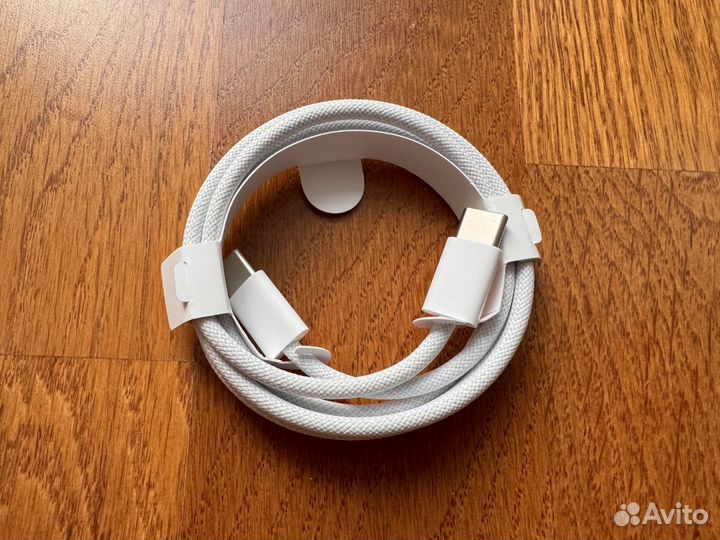 Оригинальный кабель с оплеткой Apple USB-C