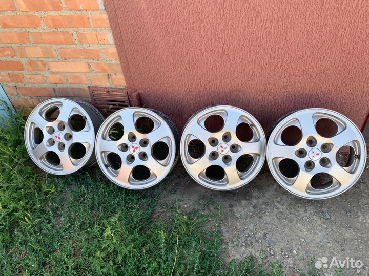 Литые диски на mitsubishi r16 5x114,3