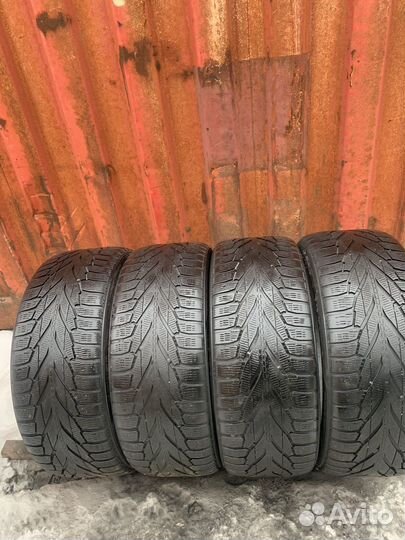 Nokian Tyres Hakkapeliitta R2 SUV 255/45 R20 105R