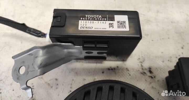 Динамик работы гибрида Toyota Prius Alpha