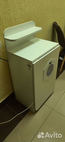 Маникюрный стол с вытяжкой бу