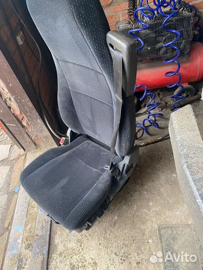 Сиденье водительское Скания