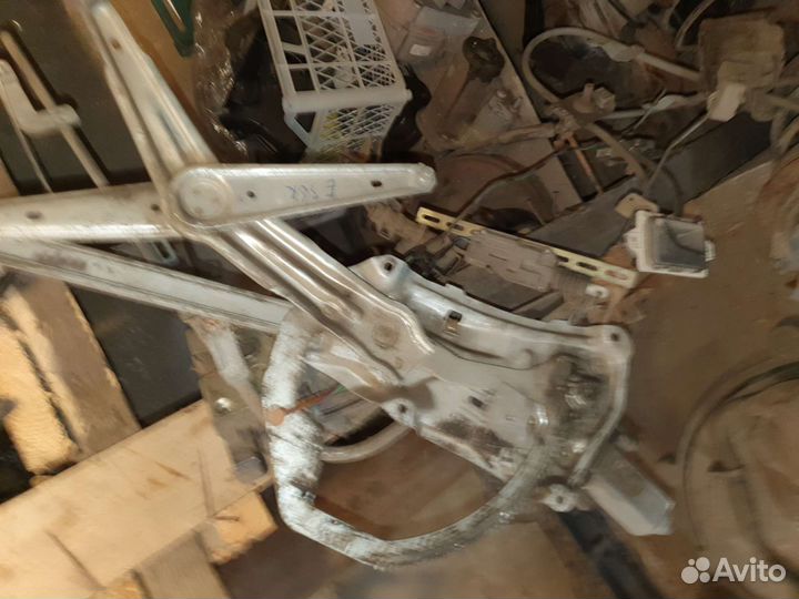 Стеклоподьемник на бмв е36