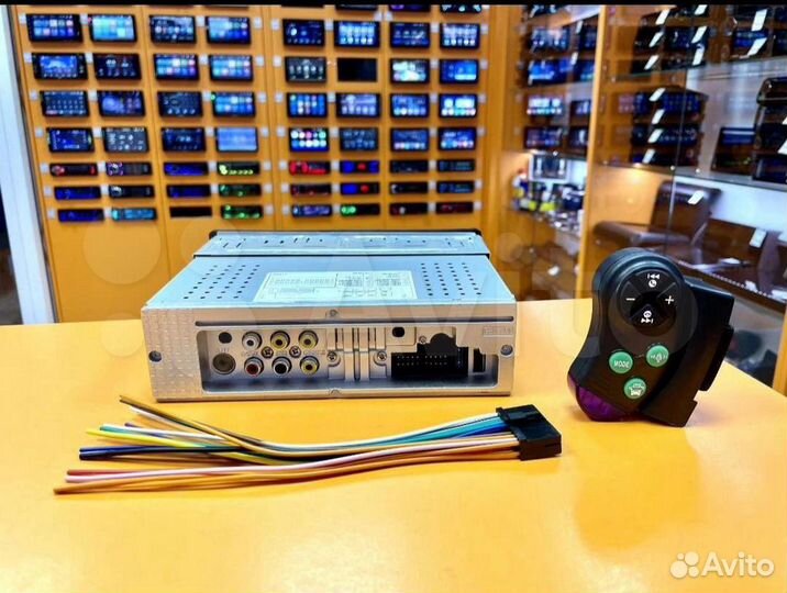 Магнитола с выдвижным экраном