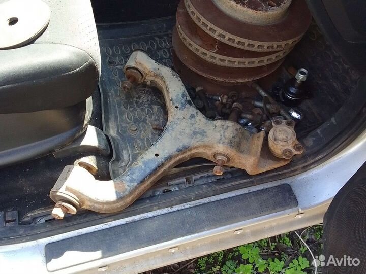 Рычаг нижний левый кайрон актион