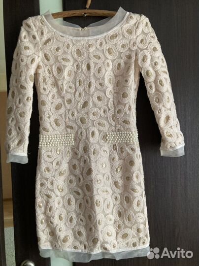 Много платьев