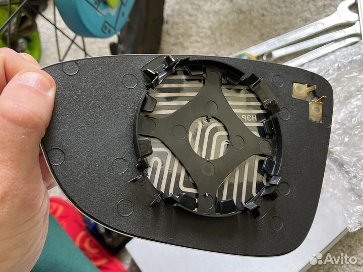 Зеркальный элемент правый jetta 6