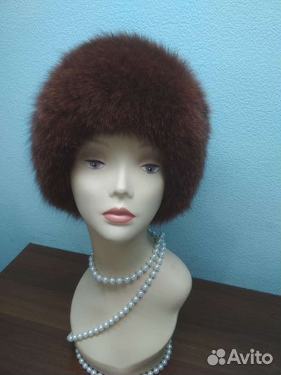 Женские меховые шапки