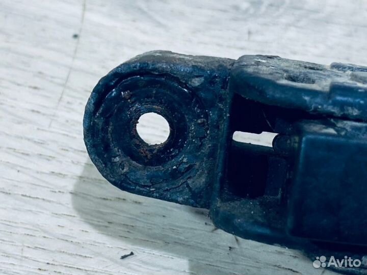 Поводок стеклоочистителя задний Nissan Armada SUV