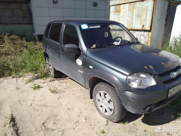 Chevrolet Niva 1.7 МТ, 2013, битый, 100 000 км