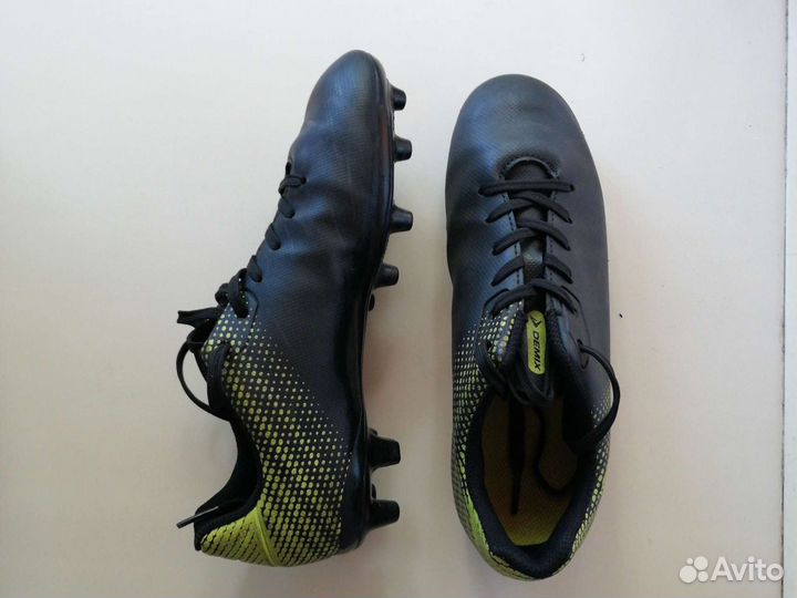 Футбольные бутсы