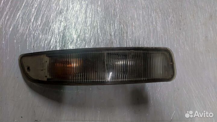 Повторитель поворота Toyota Carina правый передний