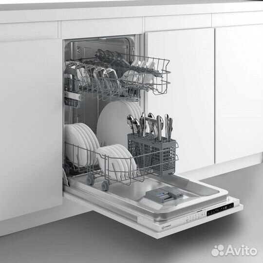 Новая посудомоечная машина Indesit DIS 1C69