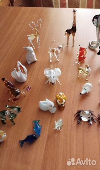 Коллекция фигурок животных стекло