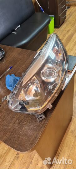 Фара Ranault Kaptur 2016