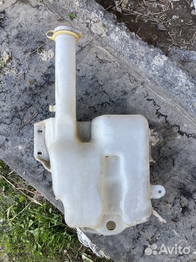 Бачок омывателя лобового стекла