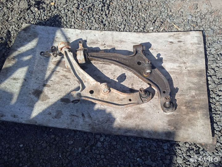 Рычаг передний Nissan Sunny b15