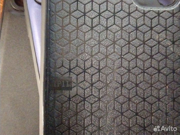 Чехол на iPhone 11