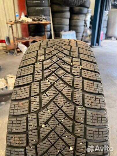 Pirelli Ice Zero 265/65 R17