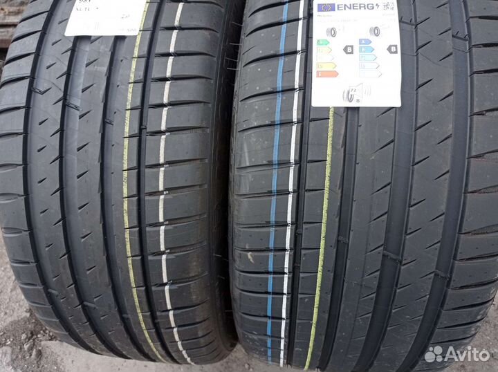 Michelin Pilot Sport 4 275/35 R19 и 245/40 R19 98Y