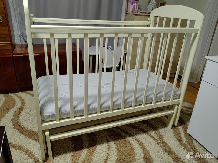 Детская кроватка