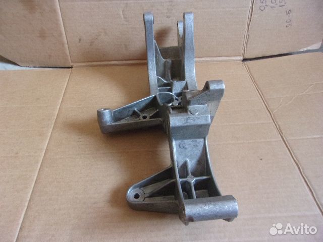 Audu Q7 / VW Touareg, кронштейн генератора