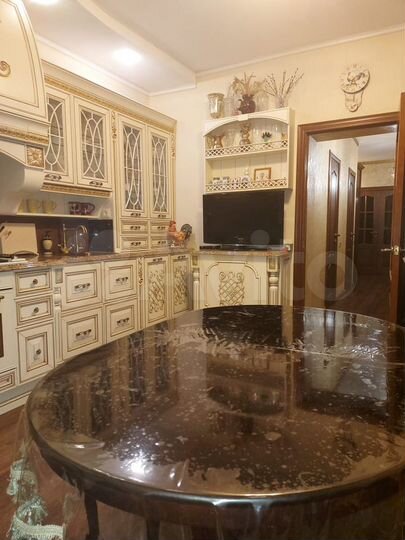 3-к. квартира, 101,7 м², 2/4 эт.