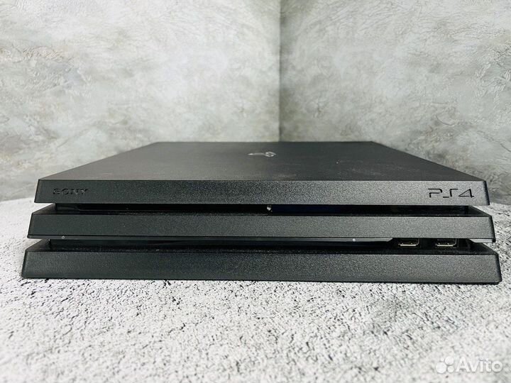 Sony Playstation 4 Pro 1TB CUH-7208B с коробкой S