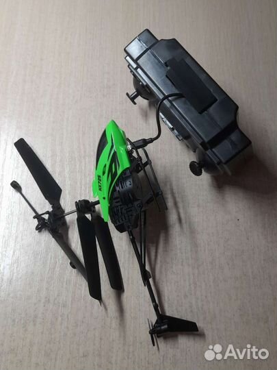 Вертолет на пульте управления