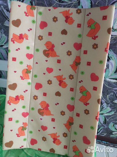 Пеленальная доска на кроватку