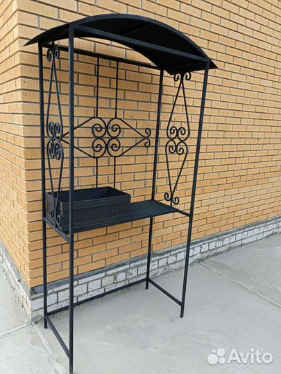 Кованый мангал с крышей