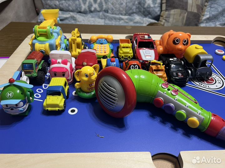 Детские игрушки пакетом и саксофон