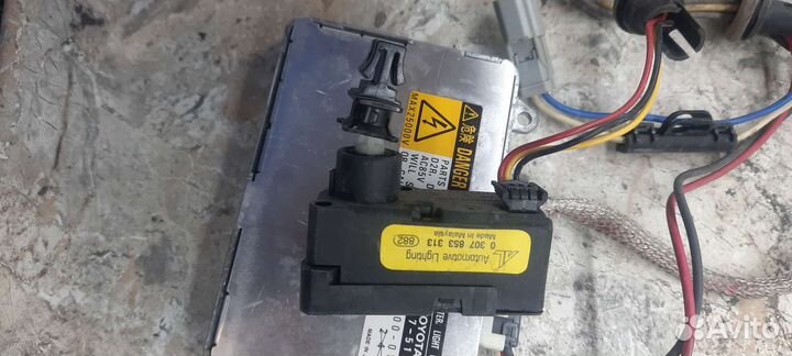 Блок розжига ксенона toyota funcargo