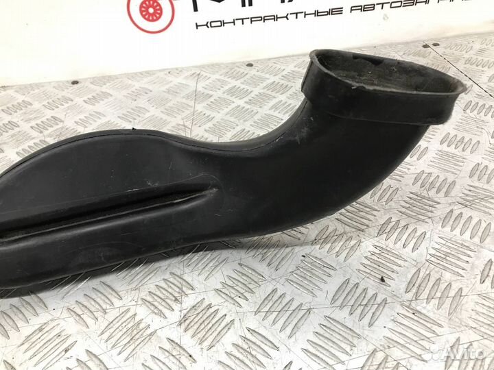 Б/У трубка воздухозаборника (патрубок, шланг)