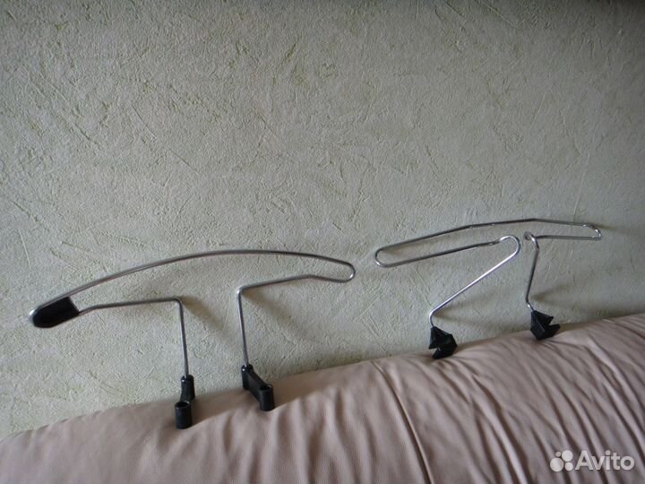 Вещалка на подголовник