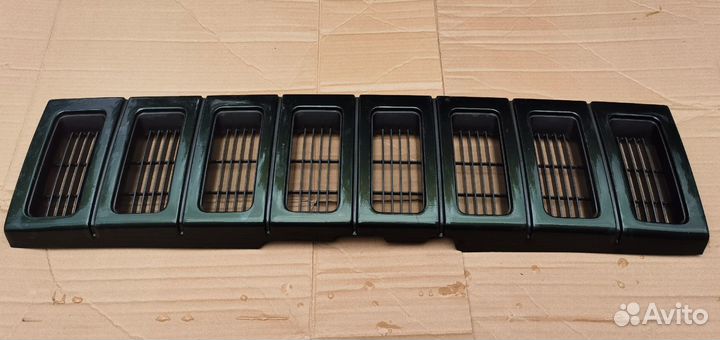 Решетка радиатора Jeep Grand Cherokee