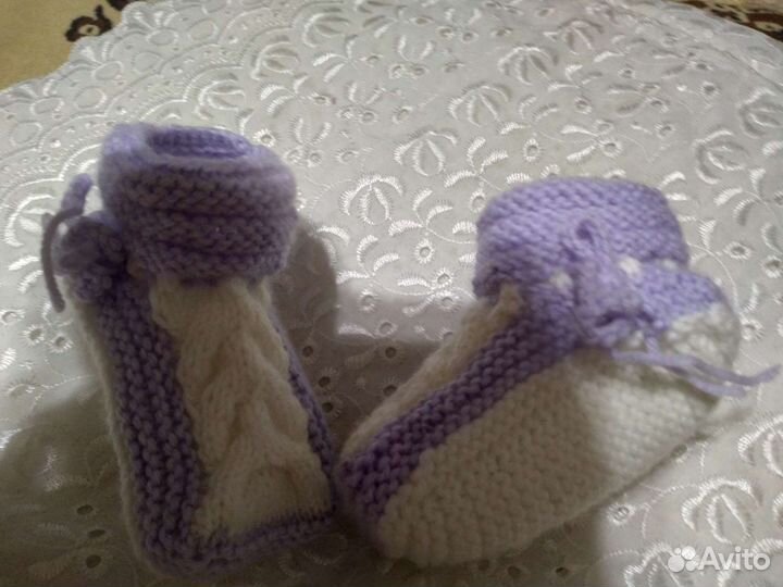 Вязаные пинетки и детская одежда в наличии