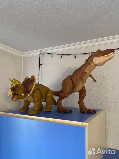 Динозавры игрушки