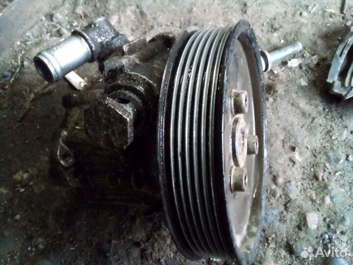 Насос гура Volkswagen Touareg 2005