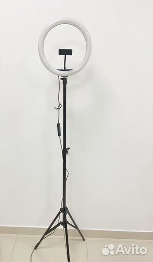 Кольцевая лампа 30см со штативом