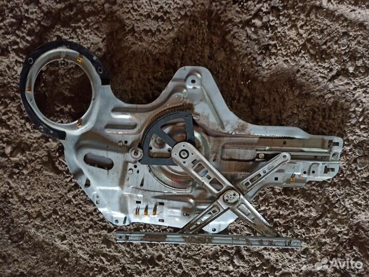 Стеклоподъёмник передний правый KIA Cerato 1