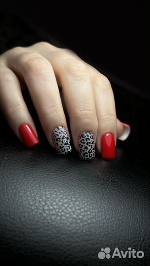 Модель на маникюр