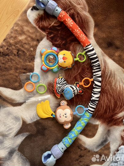 Развивающая дуга с игрушками