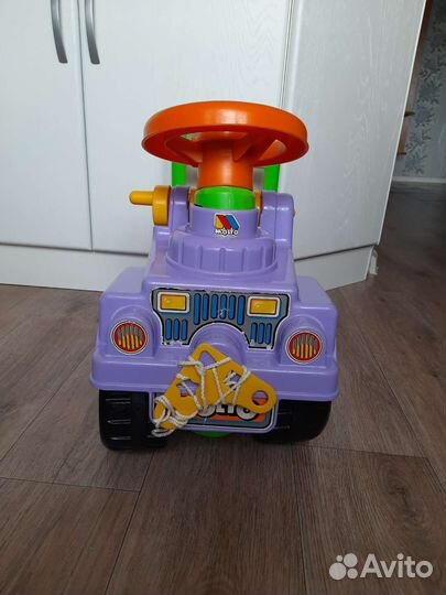 Машинка каталка толокар