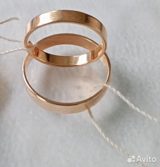 Золотое обручальное кольцо 585