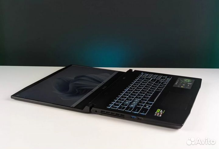 Игровой ноут MSI 15.6